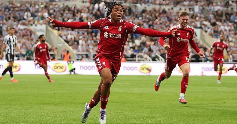 Liverpul un yeni möcüzəsi: 16 yaşlı Rio kimisi olmamışdı