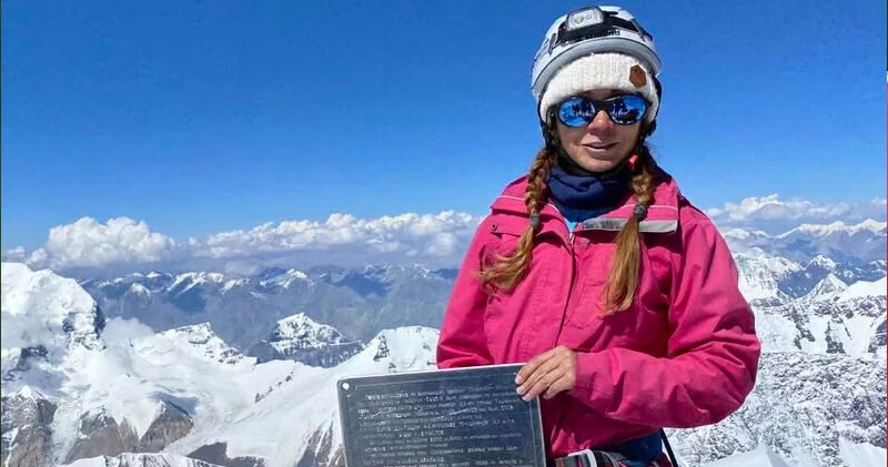 Qələbə zirvəsində ayağı slnan alpinist 2026 cı ildə xilas ediləcək