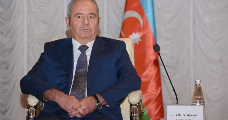 Azərbaycanda süni intellekt əsaslı “robot repetitor” hazırlanır