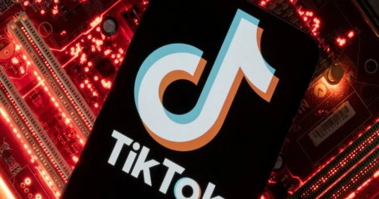 Tiktokda başlayan EŞQ: Bakıda evli kişi qadının başına OYUN AÇDI