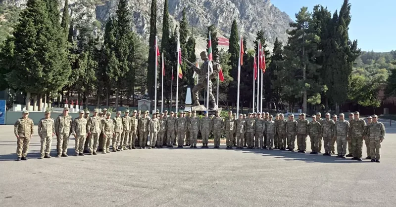 Азербайджанские военные проходят курс Горных коммандос в Турции