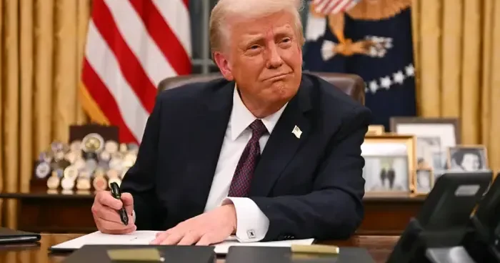 Donald Trampın oynadığı siyasi komediya nəticə verməyəcək