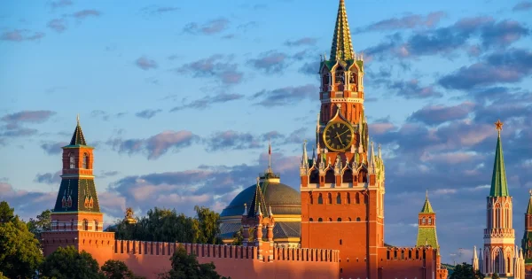 Кочаряна арестовали. А Саргсяну запретили покидать Армению. Раздался глас Кремля