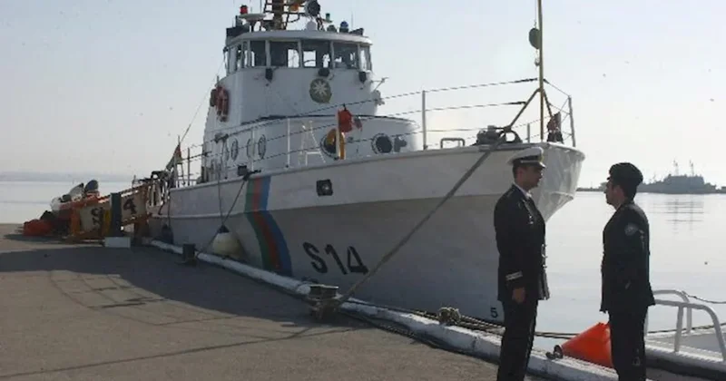 В Азербайджане на аукцион выставлены судно Point Brower D и 82 автомобиля