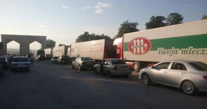 Gürcüstanla sərhəddə 386 maşın növbə gözləyir Rəsmi