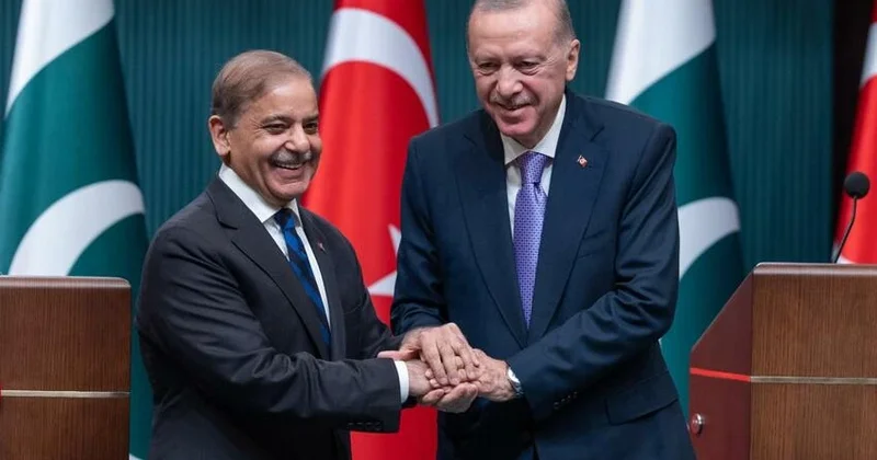 Şahbaz Şərif Ərdoğana: Yanımızda polad divar kimi dayanıb