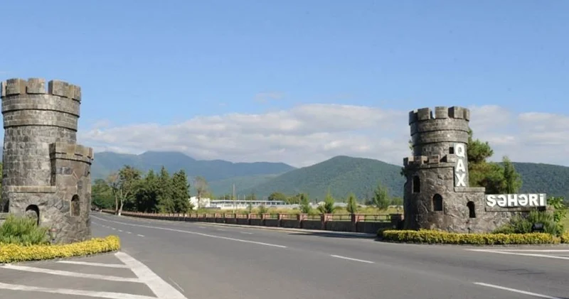 Qaxda 722 min manatlıq yol təmiri Layihəni 10 manatlıq şirkət icra edəcək