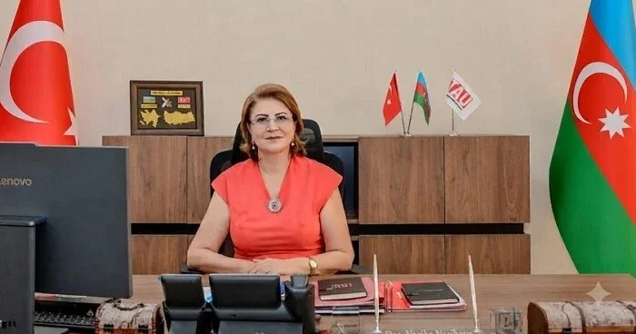 Rektor tələbələri təbrik etdi: Sizi iki fərqli diplom gözləyir