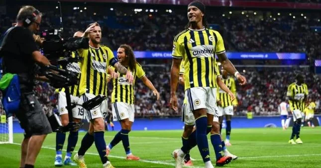"Fənərbaxça" 18 ildən sonra ÇL in əsas mərhələsində