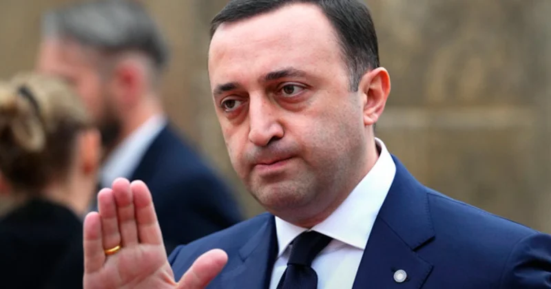 Когда Париж за спиной, а прокуратура у двери наша аналитика