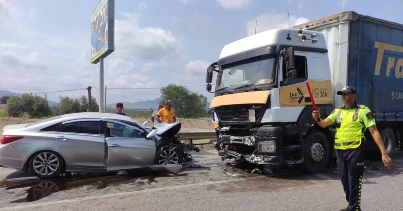 Şabranda yük və minik avtomobilləri toqquşub, ölən var VİDEO