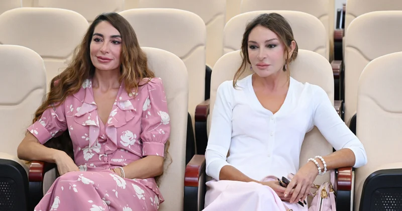 Mehriban Əliyeva qızı ilə açılışda Foto