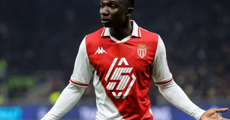 “Liverpul” Lamin Kamaranı transfer siyahısına salıb