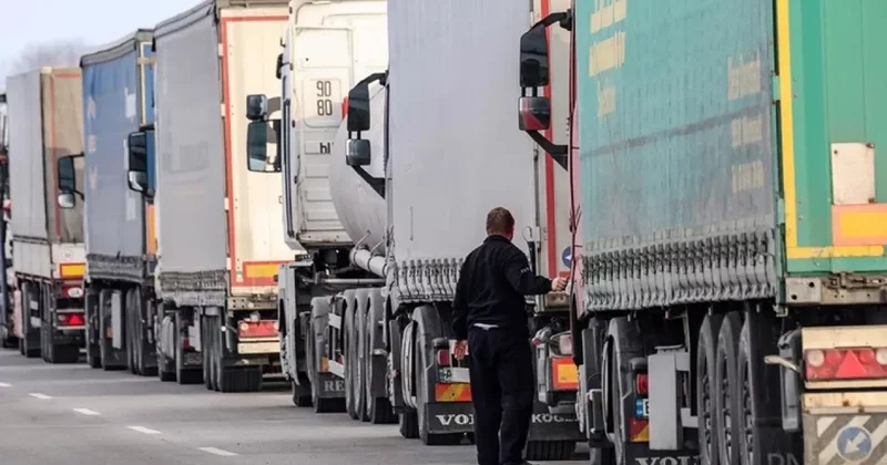 Скопление авто на азербайджано грузинской границе устранено