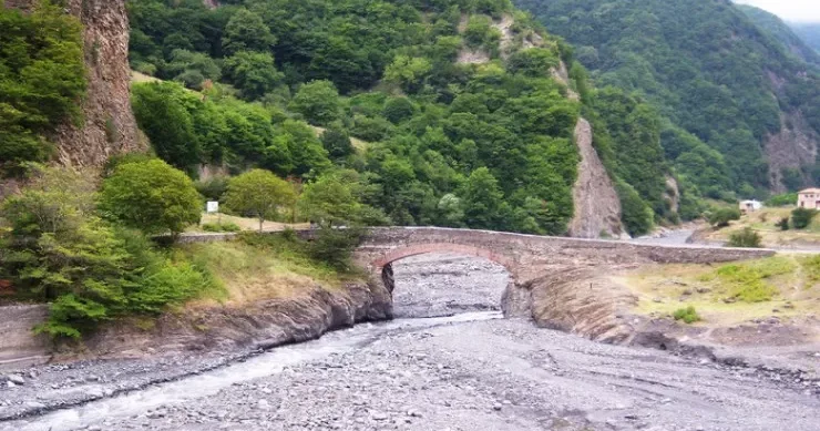 “Ulu Körpü”nün ətrafını hasarlayan CƏZALANDIRILDI