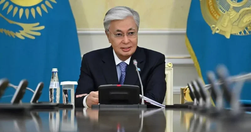 Tokayev köməkçi və müşavirlərini işdən çıxarıb