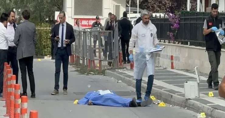 Məhkəmə zalında dalaşdığı adamı küçəyə çıxan kimi öldürdü