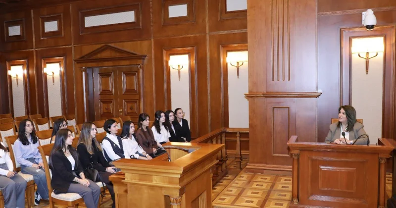 Könüllü DOST proqramının könüllüləri Ali Məhkəmədə olublar