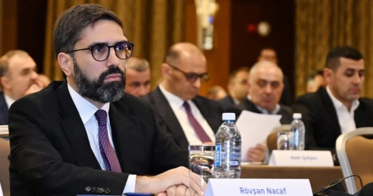Azərbaycan futbolunda niyə hər şey belə qəlizdir? futboldan çox siyasət var!