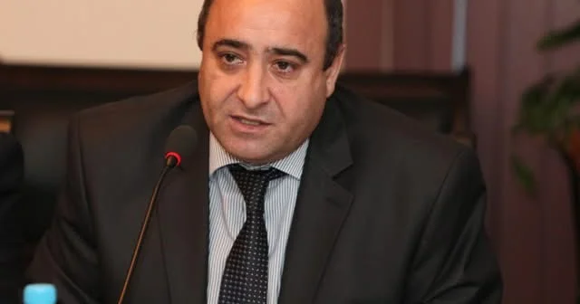 “Dünya sənin, dünya mənim, dünya heç kimin...”