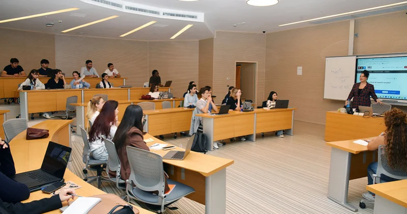 “Visiting Lecturer” layihəsi üzrə dərslərə başlanıb