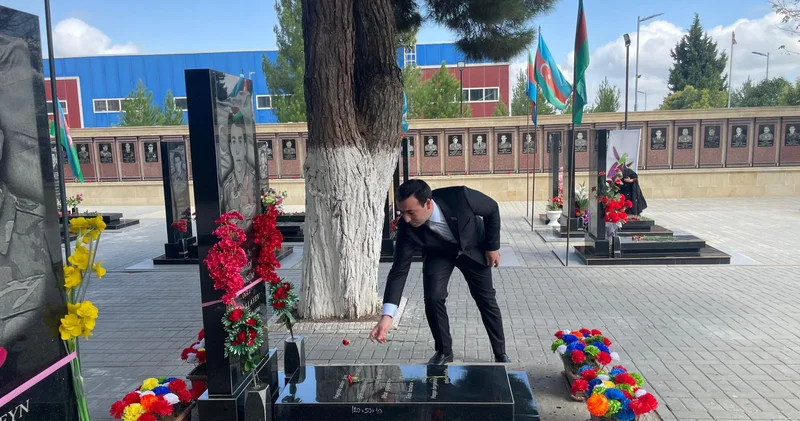 Mahir Süleymanlı Şabranda şəhidlərin məzarlarını ziyarət edib