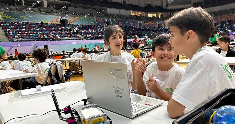 Dünya Robot Olimpiadasının Azərbaycan üzrə seçmə mərhələsi keçirilir YENİLƏNİR/FOTOLAR