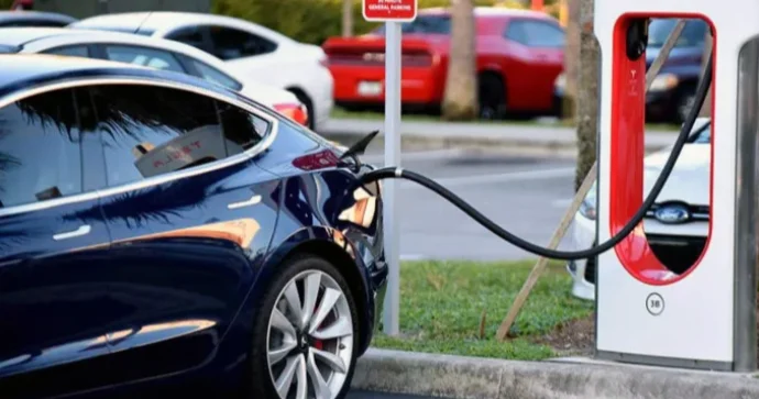 Azərbaycanda hibrid və elektrik avtomobillərin sayı 20 30 dəfə artıb