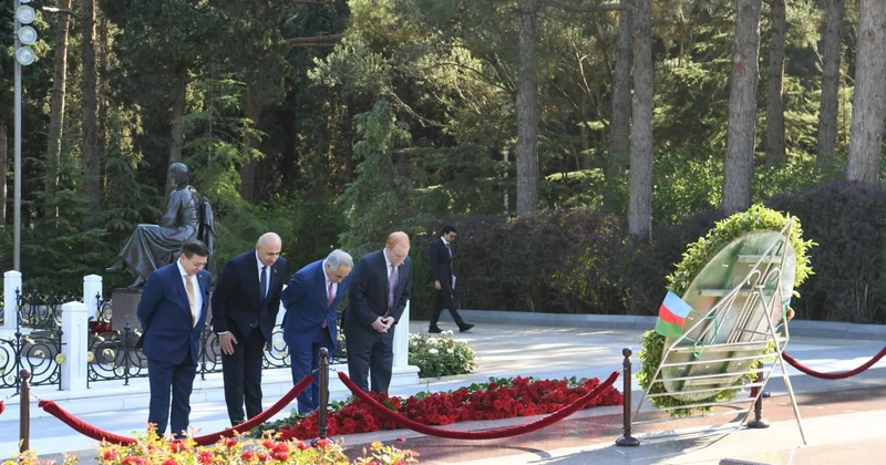 Председатели комитетов Сената Национального конгресса Чили посетили могилу общенационального лидера Гейдара Алиева и Аллею шехидов (ФOTO)