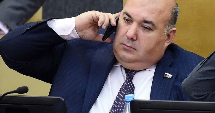 Экс депутата Госдумы, требовавший казни для насильников, обвиняется в изнасиловании
