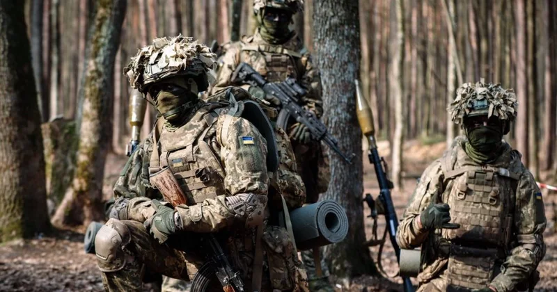 Ukrayna Silahlı Qüvvələri Rusiya qoşunlarını üç tərəfdən mühasirəyə alıb: Pokrovsk sektorunda 160 kvadrat kilometr ərazi azad edilib