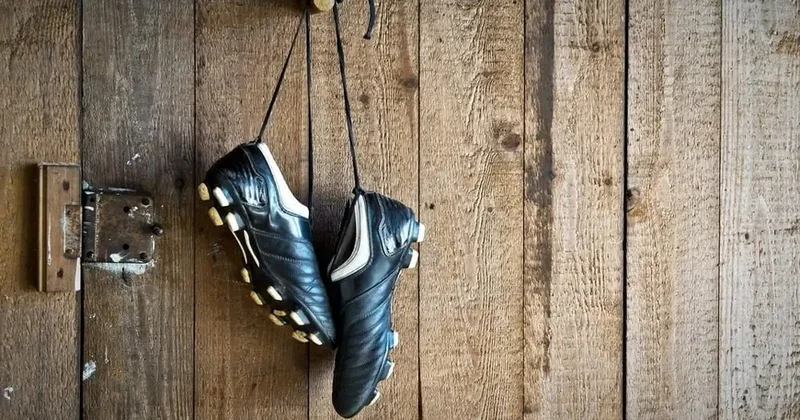 O da futbolu tərk edir