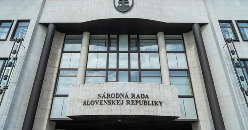 Slovakiya Avropada mühüm dəyişiklik etdi: Konstitusiyada iki cins haqqında maddə qəbul edildi
