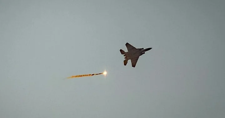 İsrail qırıcısı öz hərbi gəmisinə bomba atıb