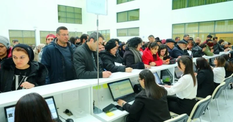 Bakı xəstəxanalarındakı sıxlığın ilginc pərdəarxası