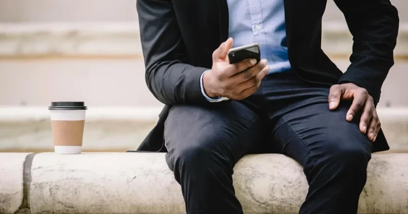 Bu şəhərdə telefon istifadəsinə gündə 2 saat limiti qoyuldu