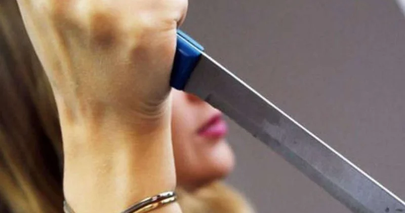 Bakıda gecə klubunda dava, 16 yaşlı qız sevgilisini bıçaqladı