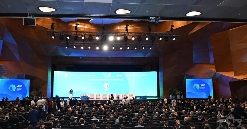 İİF də daşınmaz əmlak, turizm və şəhərsalma müzakirə olundu