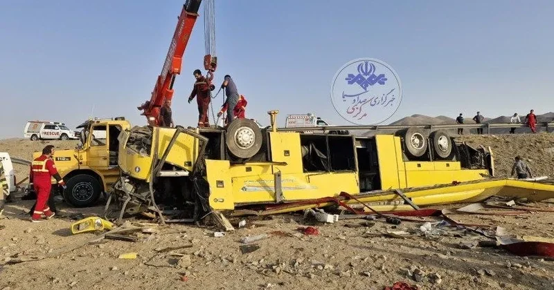İranda avtobus qəzası: 11 ölü, 17 yaralı