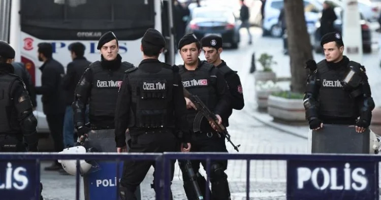 Türkiyədə 24 saat ərzində üç polis əməkdaşı intihar edib
