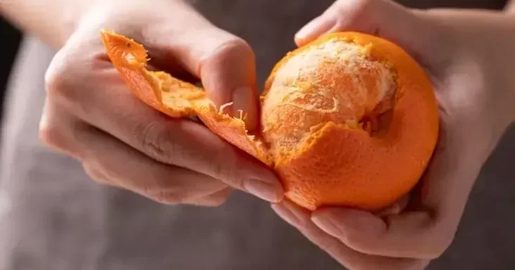 Mandarinin şirin, yoxsa turş olduğunu necə bilmək olar? Qabığına baxın
