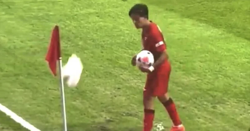 Arda oyunda azarkeşlərdən su istədi, görün, nə etdilər… Video