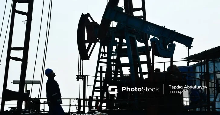 На мировых рынках зафиксировано снижение цены нефти Azeri Light
