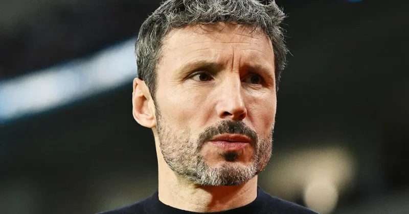 Van Bommel Belçika futbolunun ən yaxşısını açıqladı