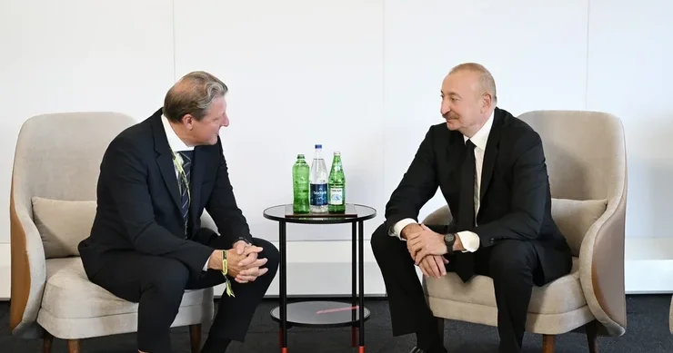 İlham Əliyev Aleksandr Oşpelt ilə görüşüb FOTOLAR