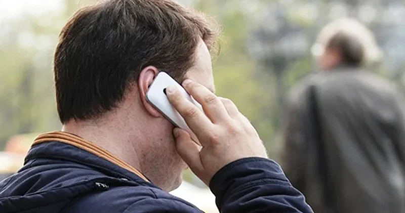 İnsanlar niyə daha az telefonla danışır?