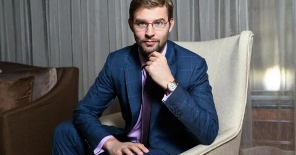 FİDE nin yeni prezidenti tanınmış iş adamı seçildi