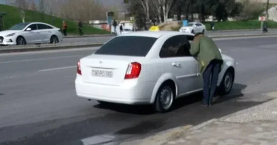 Turistlərlə kobud davranan taksi sürücüsü həbs edildi
