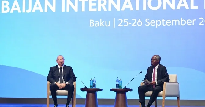 İlham Əliyev: Xarici borcumuz çox aşağı səviyyədədir, biz onu bir gündə sıfırlaya bilərik