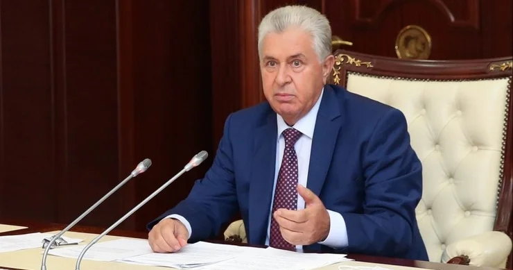 Dedi, səndə ziyan verən adam sifəti var Deputat qarpız məsələsindən danışdı